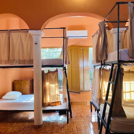 Alena Hostal Вальядолид Экстерьер фото