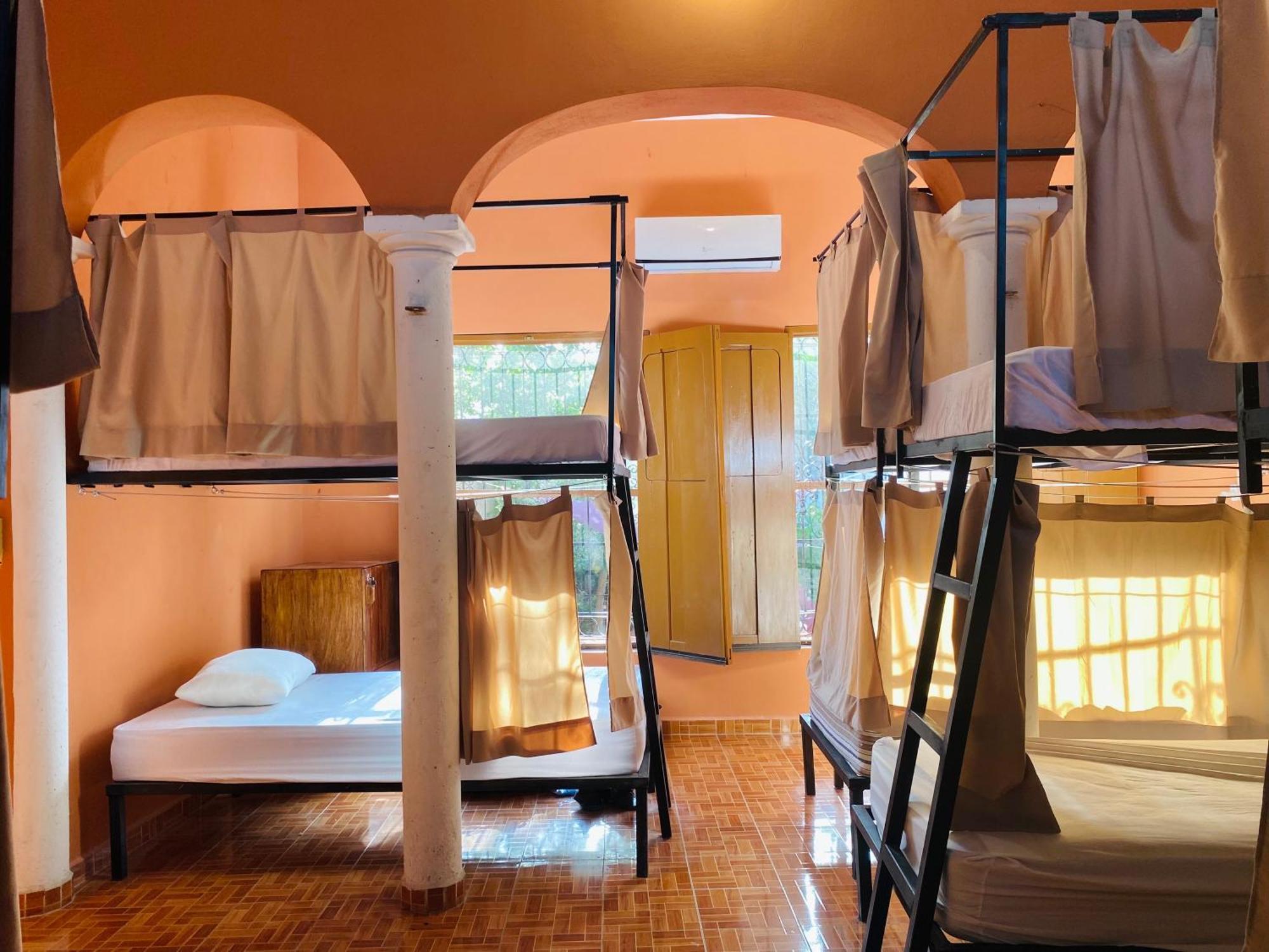 Alena Hostal Вальядолид Экстерьер фото